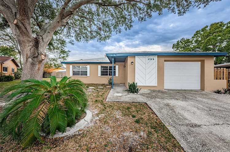 1713 Ironwood Ct E Oldsmar, FL 34677