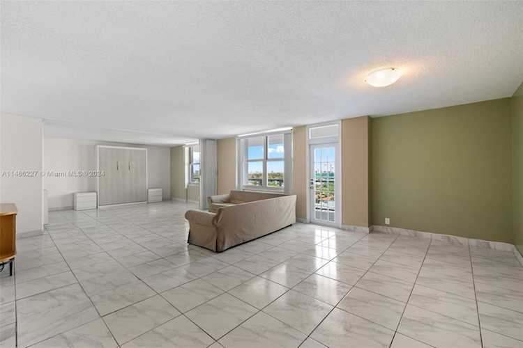 9511 Collins Ave #1009 Surfside, FL 33154