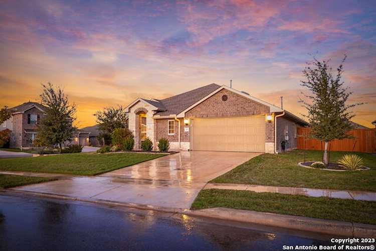 398 Nightshade Tr New Braunfels, TX 78132