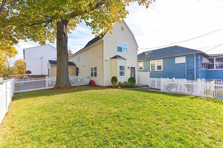 35 Francis St Everett, MA 02149