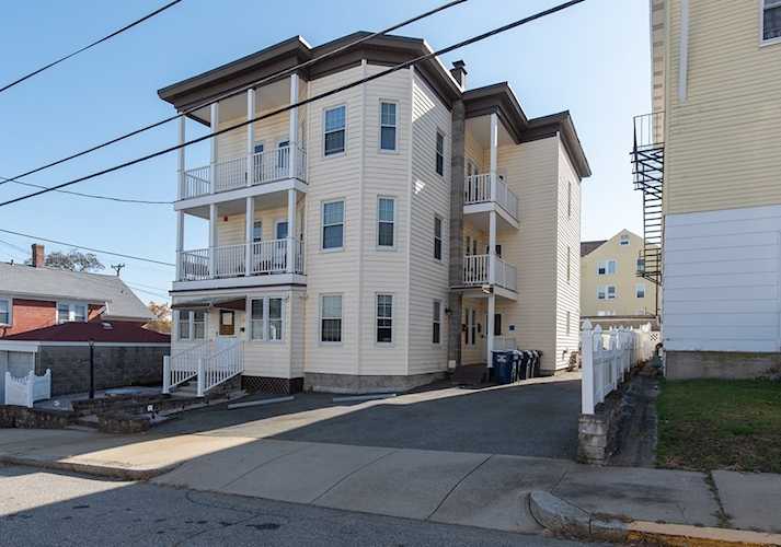 25 Rivulet St Woonsocket, RI 02895
