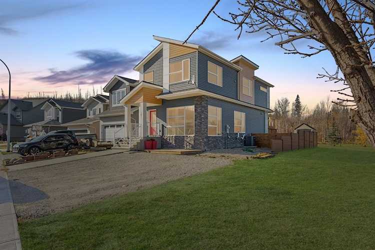 101 Pearson Dr Fort McMurray, AB T9H 4