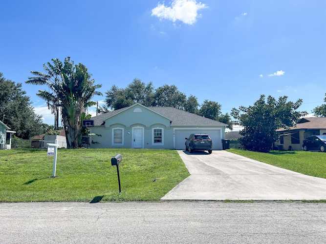 1782 SW Hilola Lane Port St Lucie, FL 34953