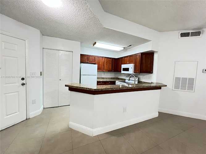 2445 SW 18th Ter #916 Fort Lauderdale, FL 33315
