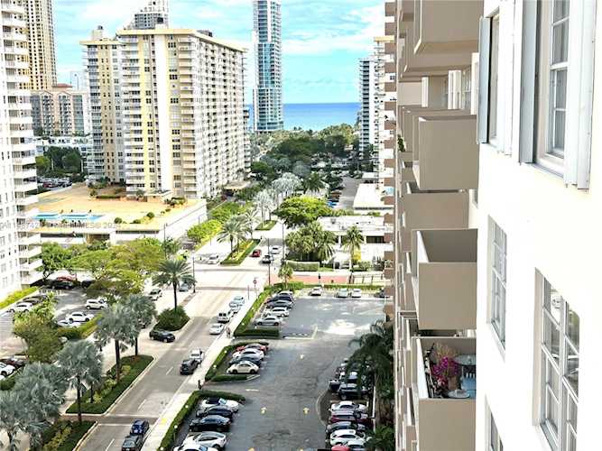 250 174th St #917 Sunny Isles Beach, FL 33160