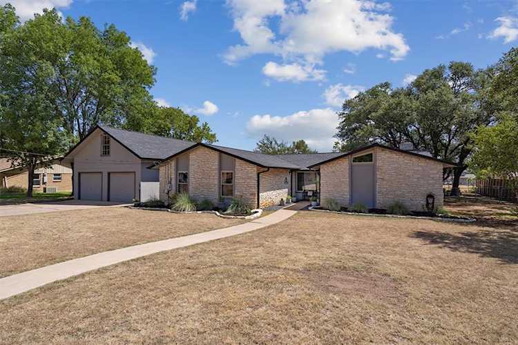 117 Woodland RD Georgetown, TX 78628