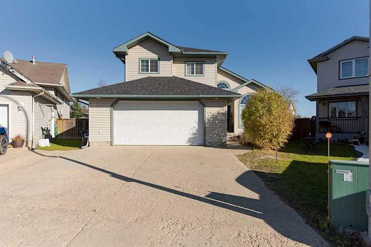 110 Lightbown Bay Fort McMurray, AB T9K 2