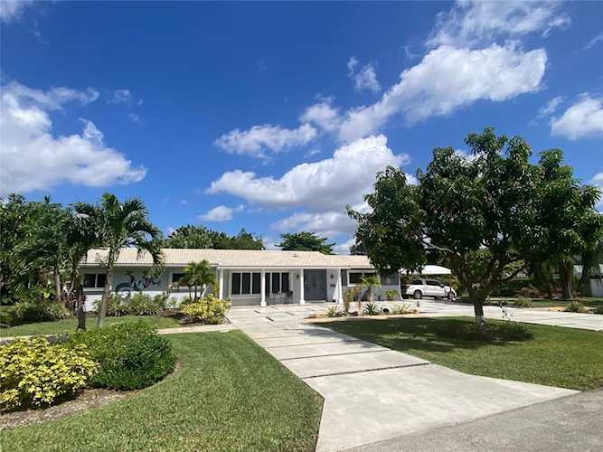 1600 Yale Dr Hollywood, FL 33021