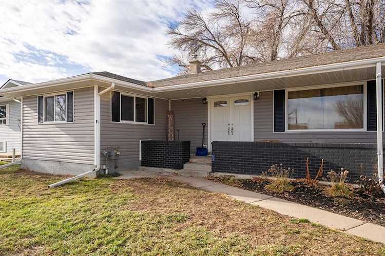 5218 57 St Taber, AB T1G 1M7
