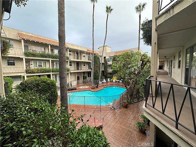 11670 W Sunset Blvd #212 Los Angeles, CA 90049