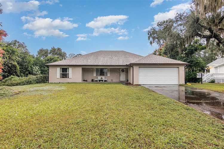 328 W College Ct Deland, FL 32720