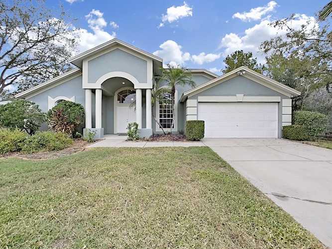 2010 Alafia Oaks Dr Valrico, FL 33596