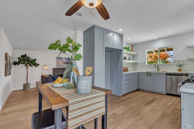 3256 Macfadden Street Napa, CA 94558