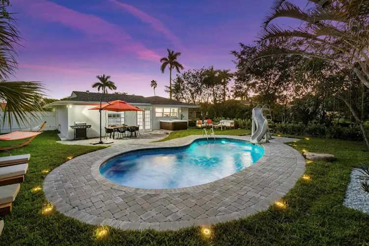 4751 Pineaire Lane West Palm Beach, FL 33417