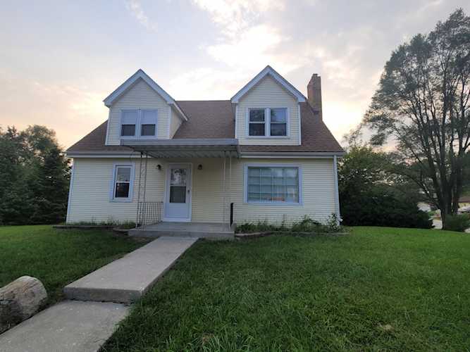 110 Hilldale Rd Fox Lake, IL 60020