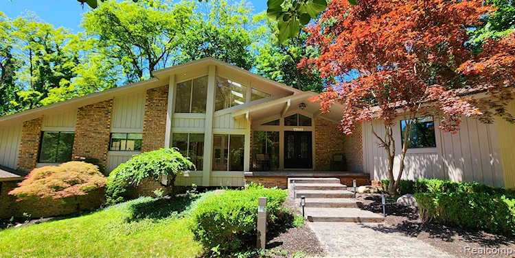 4170 Echo Rd Bloomfield Hills, MI 48302