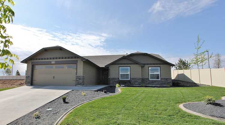 2748 High Cedars Ln #174 Medford, OR 97504