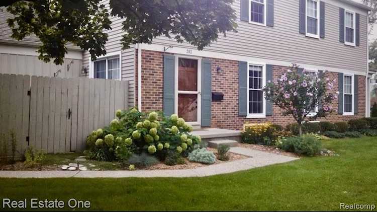 282 1st St Rochester, MI 48307