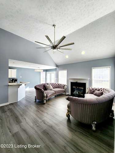 13003 Mill Edge Ct Louisville, KY 40272