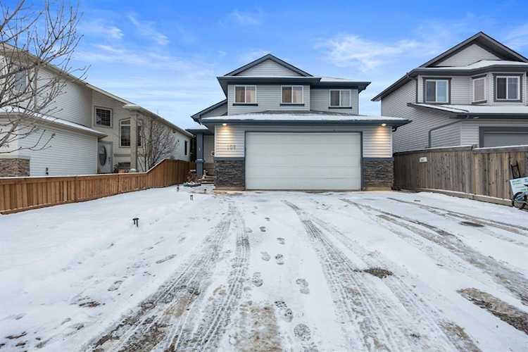 108 Maple Leaf Ln Fort McMurray, AB T9K0G