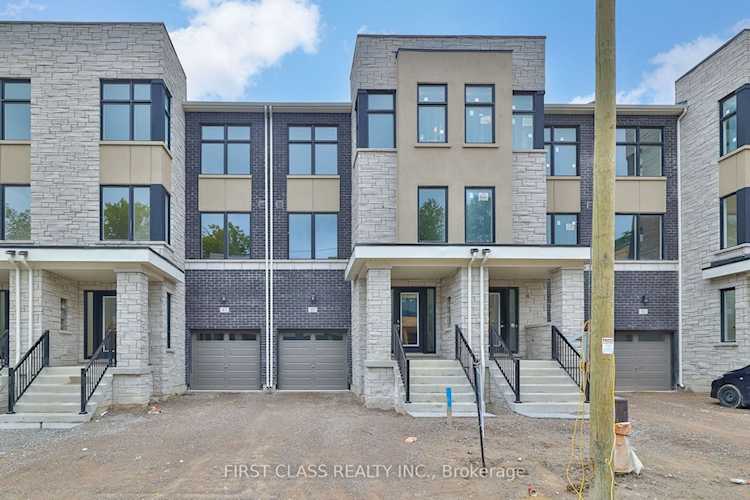 85 Puisaya Dr Richmond Hill, ON L4E 1L2