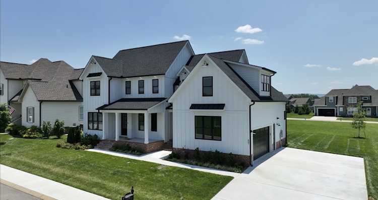 57 Cannonball Ct Winchester, TN 37398