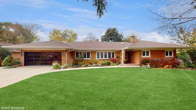 6444 N Knox Ave Lincolnwood, IL 60712