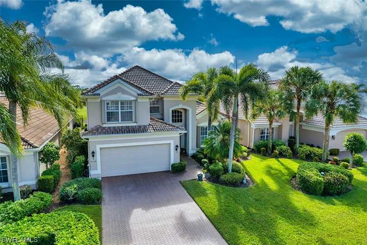 9029 Shadow Glen Way Fort Myers, FL 33913