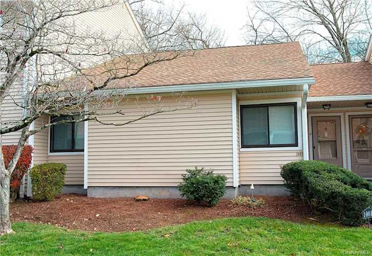 100 Molly Pitcher Ln #F Yorktown Heights, NY 10598