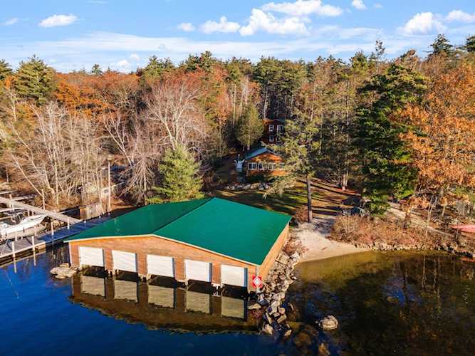 86 Smith Point Rd Alton, NH 03810
