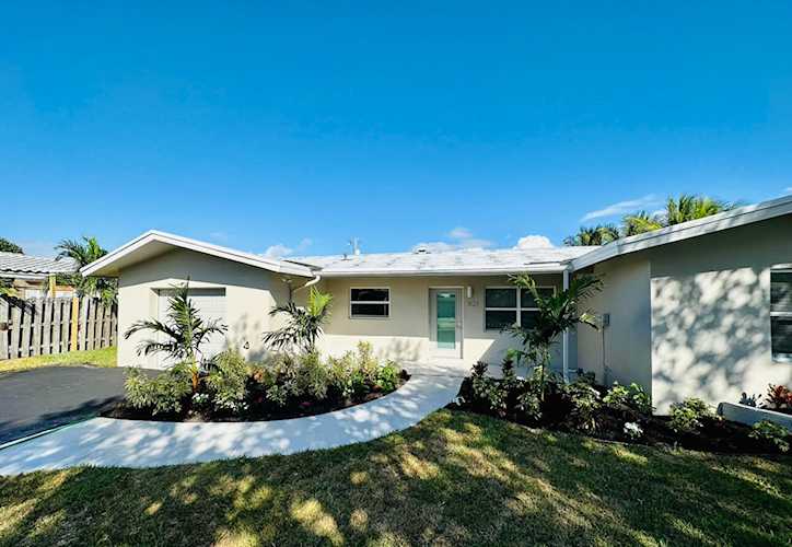 521 NE 32nd Street Boca Raton, FL 33431