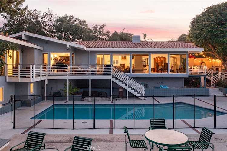2433 Via Sonoma Palos Verdes Estates, CA 90274