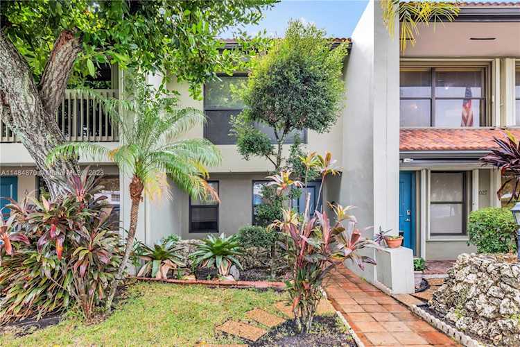 6025 Bayview Dr #6025 Fort Lauderdale, FL 33308