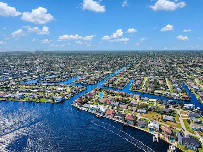 3142 SE 22nd PLACE Cape Coral, FL 33904