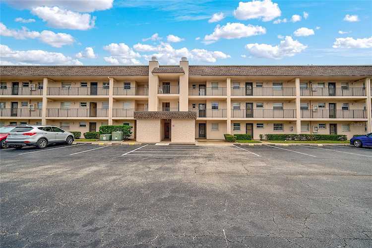 102 Capri Isles Blvd #102 Venice, FL 34292