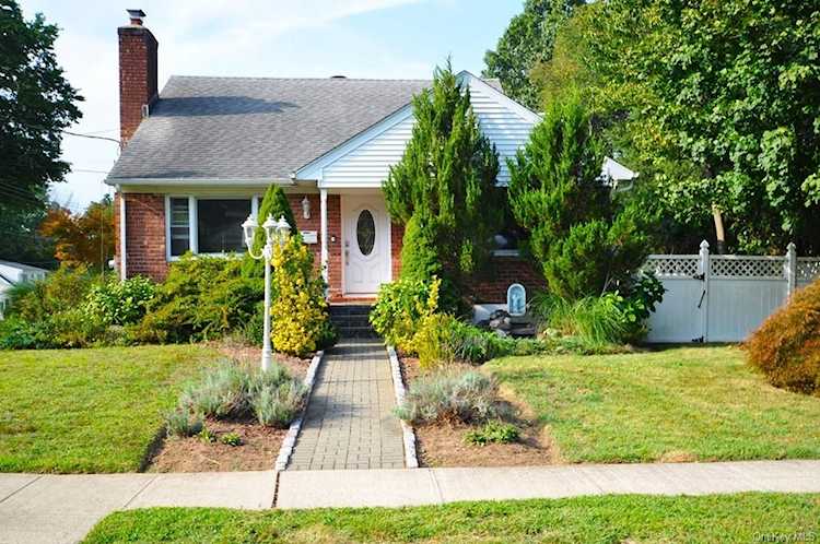 112 Holmes Ave Hartsdale, NY 10530