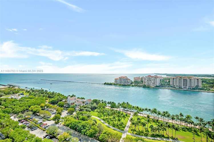 300 S Pointe Dr #2001 Miami Beach, FL 33139