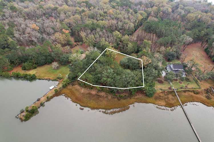 Home For Sale in Yonges Island Meggett Charleston. 6540 Beagle Club Road.| Matt O’Neill Real Estate Photo 1