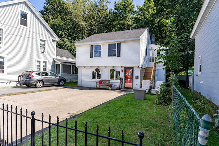 11 Washington St Exeter, NH 03833 | MLS 4971462 Photo 1