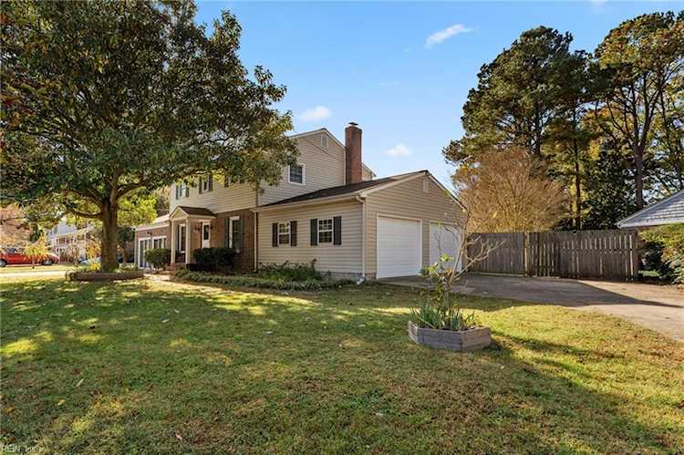 305 Hunts Neck Rd Poquoson, VA 23662