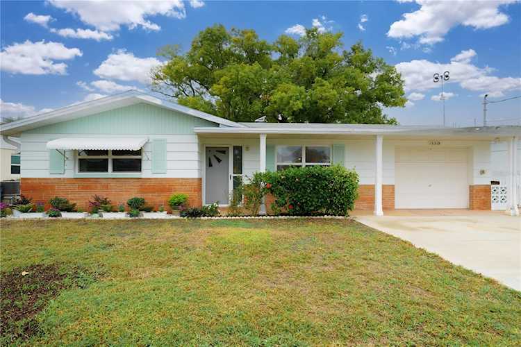 13319 Lisa Dr Hudson, FL 34667