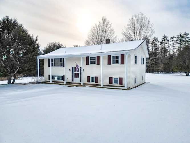 373 River Rd Chelsea, ME 04330