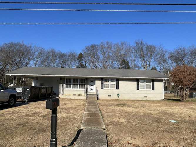 1015 Bagley Dr Fayetteville, TN 37334