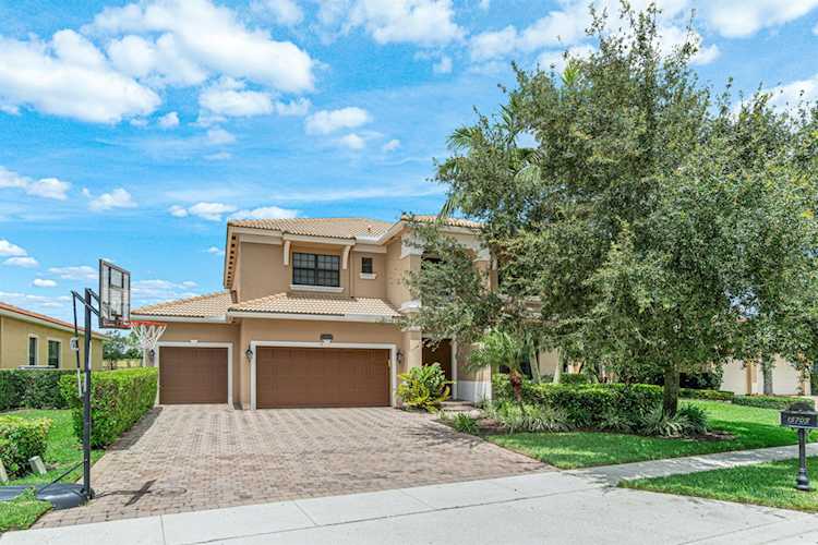 15703 Glencrest Avenue Delray Beach, FL 33446