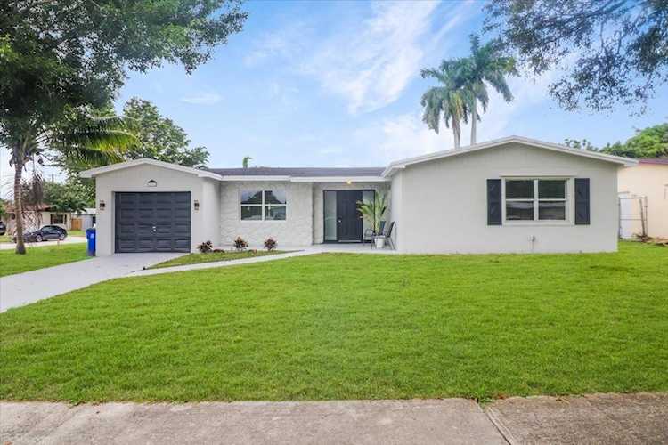 272 NW 78th Ter Margate, FL 33063