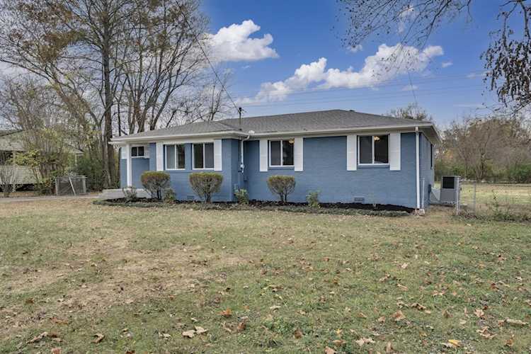 1306 Diana St Murfreesboro, TN 37130