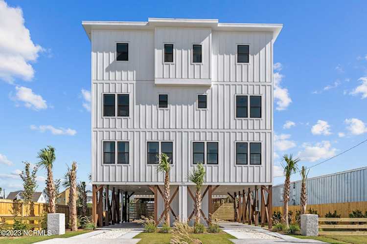 903 Basin Rd Carolina Beach, NC 28428