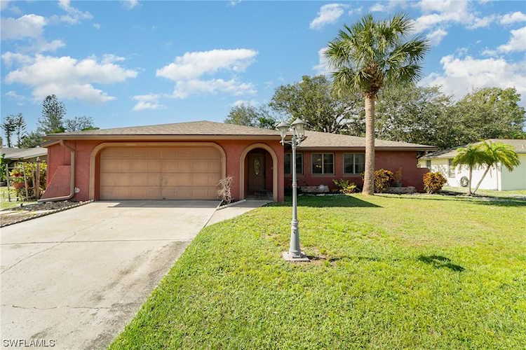 6436 Adelphi Circle Fort Myers, FL 33919