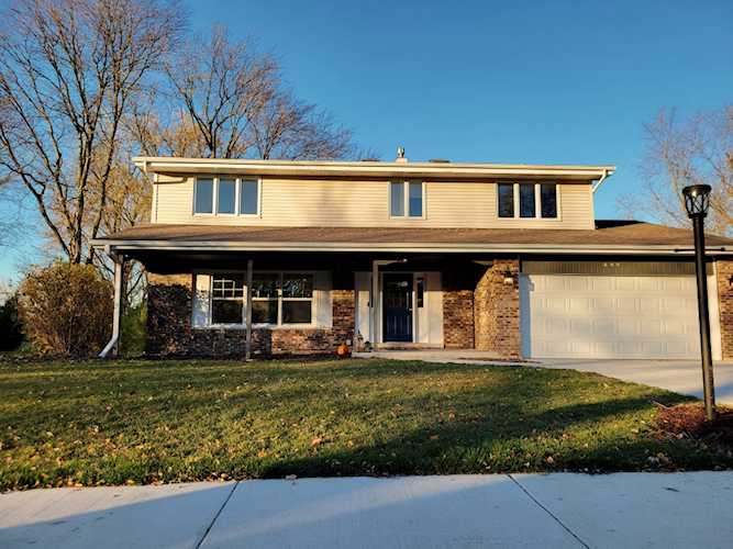 24W660 Lakewood Dr Naperville, IL 60540