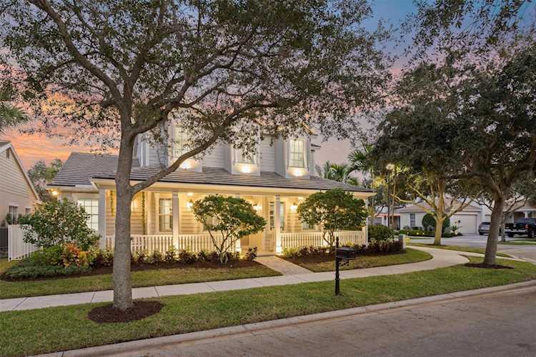 4762 Village Way Davie, FL 33314